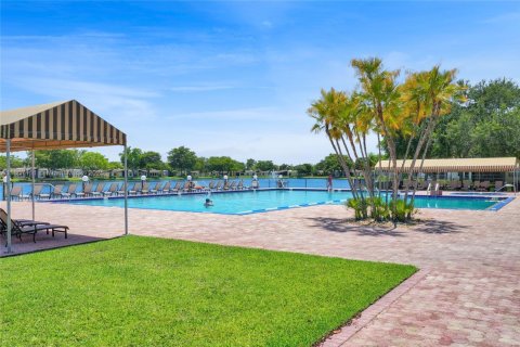 Condo in Hollywood, Florida, 2 bedrooms  № 1864685 - photo 22