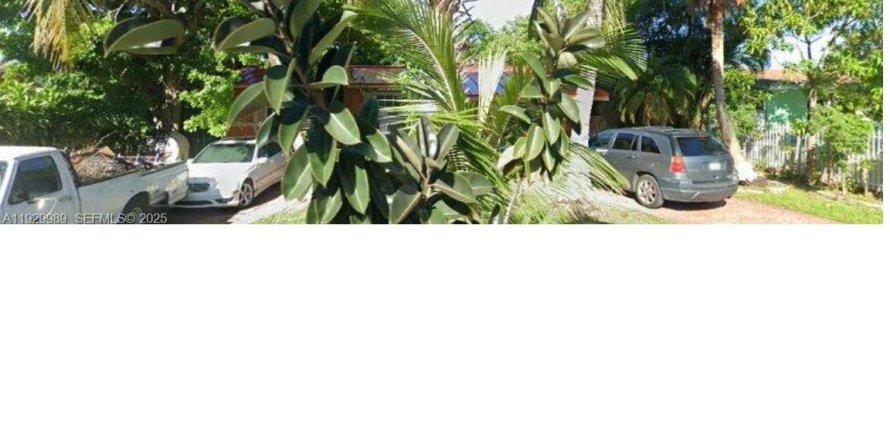 Villa ou maison à Opa-locka, Floride 3 chambres № 1988632