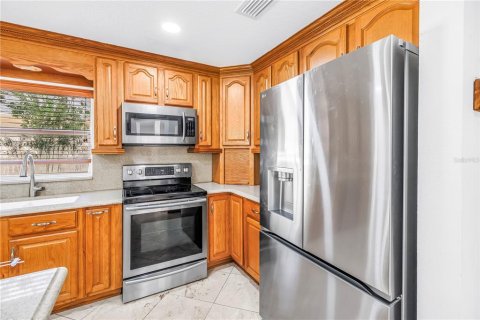 Villa ou maison à vendre à Tampa, Floride: 5 chambres, 335.93 m2 № 2388563 - photo 19