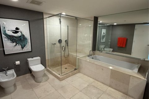 Снять в аренду кондоминиум в Майами, Флорида 2 спальни, 123.1м2, № 2041274 - фото 24