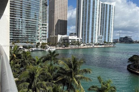 Снять в аренду кондоминиум в Майами, Флорида 2 спальни, 123.1м2, № 2041274 - фото 7