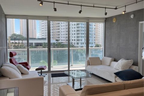 Снять в аренду кондоминиум в Майами, Флорида 2 спальни, 123.1м2, № 2041274 - фото 15