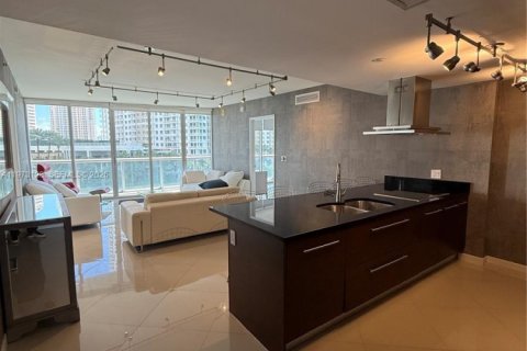 Снять в аренду кондоминиум в Майами, Флорида 2 спальни, 123.1м2, № 2041274 - фото 19