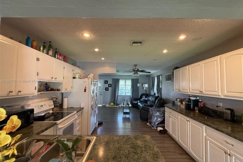 Купить виллу или дом в Тамарак, Флорида 2 спальни, 95.13м2, № 1979591 - фото 13