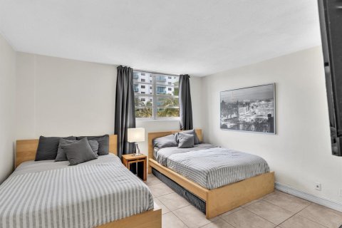 Condo in Hollywood, Florida, 1 bedroom № 2189481 - photo 21