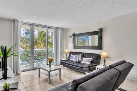 Condo in Hollywood, Florida, 1 bedroom № 2189481 - photo 9
