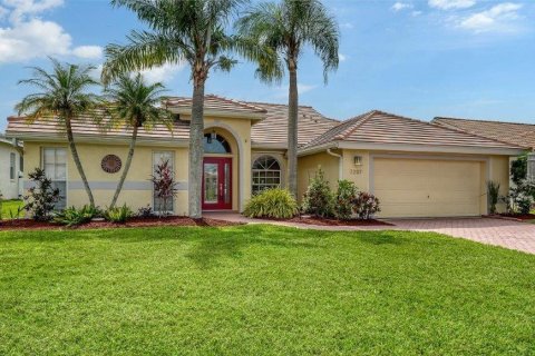 House in Sarasota, Florida 4 bedrooms, 201.41 sq.m. № 1849401 - photo 2