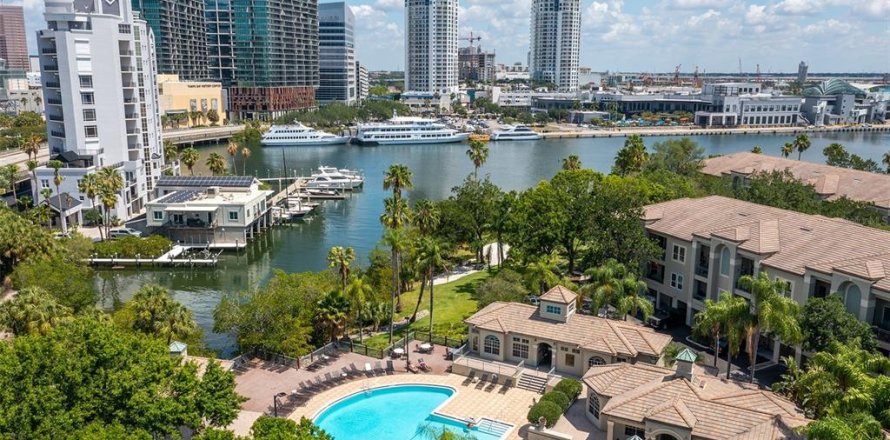Condo à Tampa, Floride, 3 chambres № 1822850