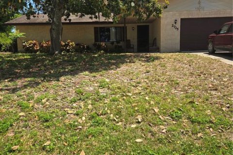 House in Edgewater, Florida 2 bedrooms, 118.17 sq.m. № 1719089 - photo 1