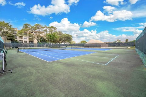 Condominio en venta en Pompano Beach, Florida, 2 dormitorios, 107.77 m2 № 1948350 - foto 29