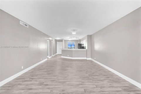 Condominio en venta en Pompano Beach, Florida, 2 dormitorios, 107.77 m2 № 1948350 - foto 14
