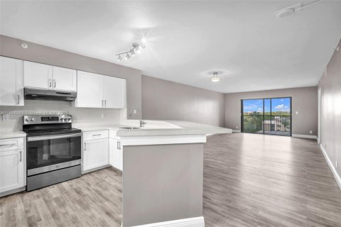 Condominio en venta en Pompano Beach, Florida, 2 dormitorios, 107.77 m2 № 1948350 - foto 3