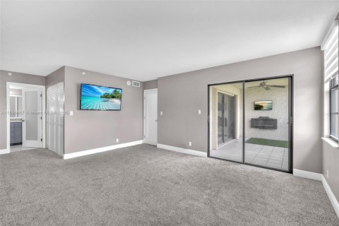 Condominio en venta en Pompano Beach, Florida, 2 dormitorios, 107.77 m2 № 1948350 - foto 22