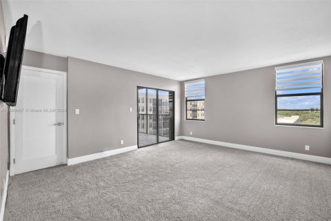 Condominio en venta en Pompano Beach, Florida, 2 dormitorios, 107.77 m2 № 1948350 - foto 21