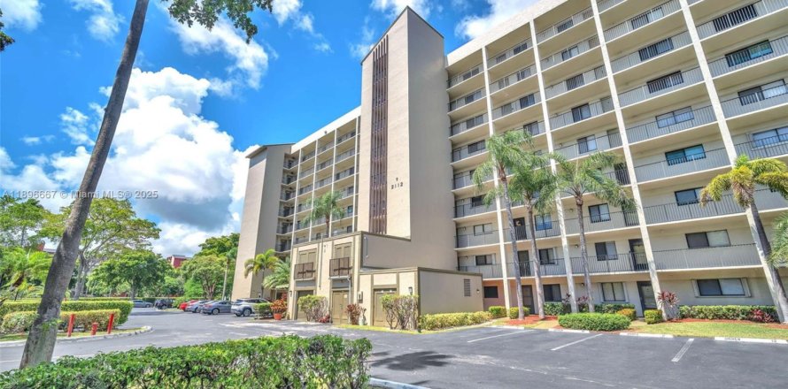 Condominio en Pompano Beach, Florida, 2 dormitorios  № 1948350