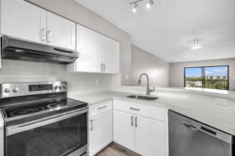 Condominio en venta en Pompano Beach, Florida, 2 dormitorios, 107.77 m2 № 1948350 - foto 5