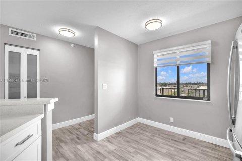 Condominio en venta en Pompano Beach, Florida, 2 dormitorios, 107.77 m2 № 1948350 - foto 6