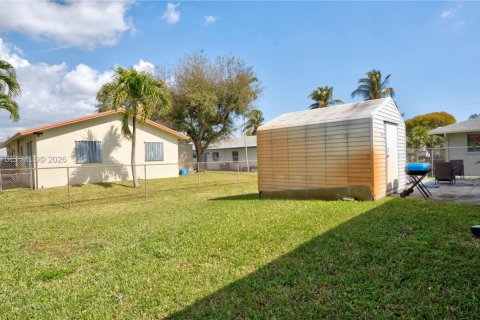 Villa ou maison à vendre à Dania Beach, Floride: 2 chambres, 120.12 m2 № 2028024 - photo 8