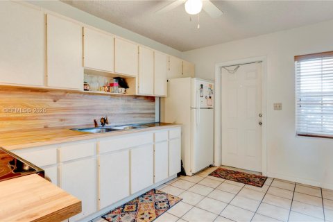 Villa ou maison à vendre à Dania Beach, Floride: 2 chambres, 120.12 m2 № 2028024 - photo 4