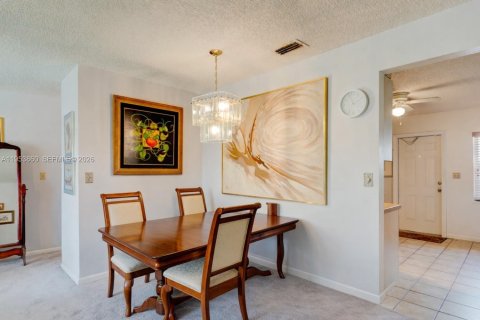 Villa ou maison à vendre à Dania Beach, Floride: 2 chambres, 120.12 m2 № 2028024 - photo 3