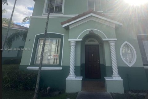 Adosado en Homestead, Florida 4 dormitorios, 132.2 m2 № 2005650