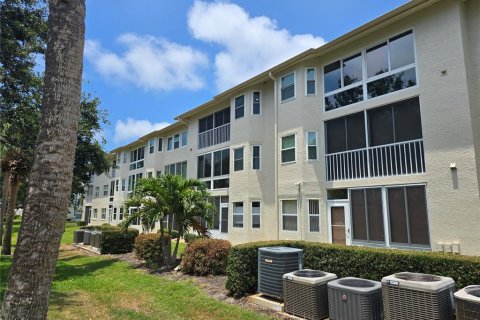 Condo in Bradenton, Florida, 2 bedrooms  № 1680142 - photo 29