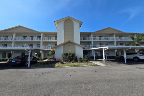 Condo in Bradenton, Florida, 2 bedrooms  № 1680142 - photo 1