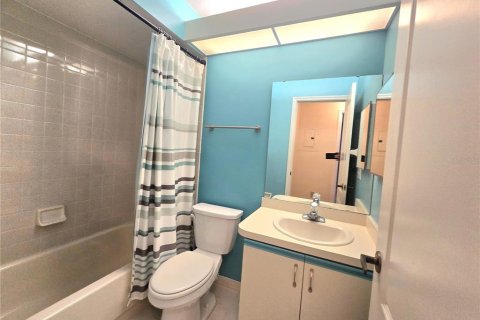 Condo in Bradenton, Florida, 2 bedrooms  № 1680142 - photo 21