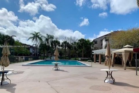 Condominio en alquiler en Plantation, Florida, 1 dormitorio, 72.19 m2 № 2042576 - foto 24