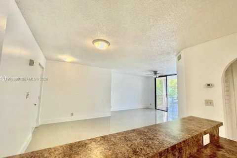 Condominio en alquiler en Plantation, Florida, 1 dormitorio, 72.19 m2 № 2042576 - foto 19