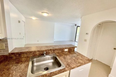 Condominio en alquiler en Plantation, Florida, 1 dormitorio, 72.19 m2 № 2042576 - foto 20