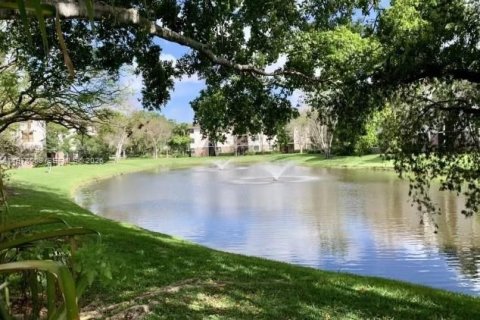 Condominio en Plantation, Florida, 1 dormitorio  № 2042576