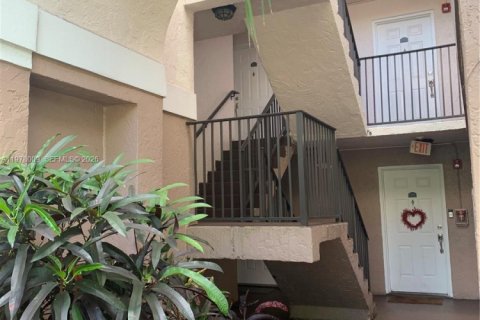 Condominio en alquiler en Plantation, Florida, 1 dormitorio, 72.19 m2 № 2042576 - foto 22