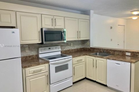 Condominio en alquiler en Plantation, Florida, 1 dormitorio, 72.19 m2 № 2042576 - foto 7