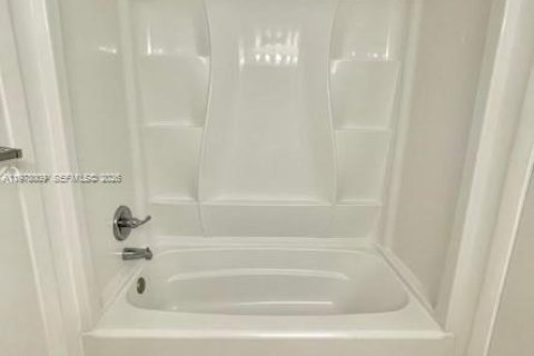 Condominio en alquiler en Plantation, Florida, 1 dormitorio, 72.19 m2 № 2042576 - foto 15