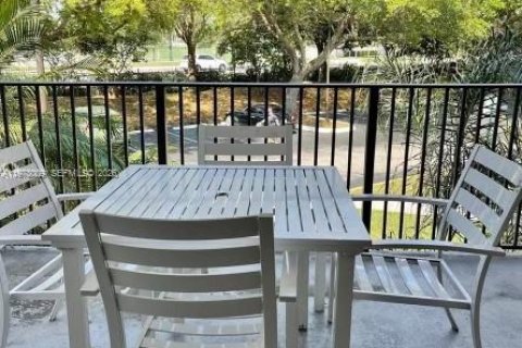 Condominio en alquiler en Plantation, Florida, 1 dormitorio, 72.19 m2 № 2042576 - foto 3