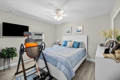 House in PORT ST LUCIE in Saint Lucie, Florida 4 bedrooms, 158.4 sq.m. № 2197050 - photo 20