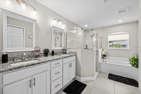 House in PORT ST LUCIE in Saint Lucie, Florida 4 bedrooms, 158.4 sq.m. № 2197050 - photo 17