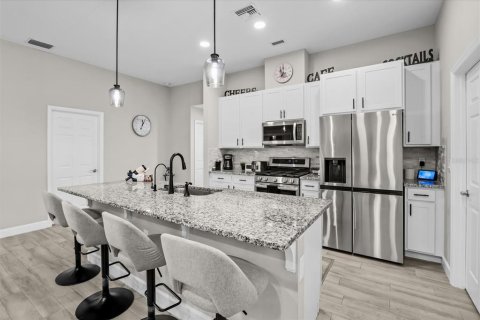 House in PORT ST LUCIE in Saint Lucie, Florida 4 bedrooms, 158.4 sq.m. № 2197050 - photo 10