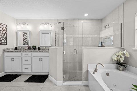 House in PORT ST LUCIE in Saint Lucie, Florida 4 bedrooms, 158.4 sq.m. № 2197050 - photo 18