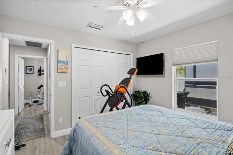 House in PORT ST LUCIE in Saint Lucie, Florida 4 bedrooms, 158.4 sq.m. № 2197050 - photo 21