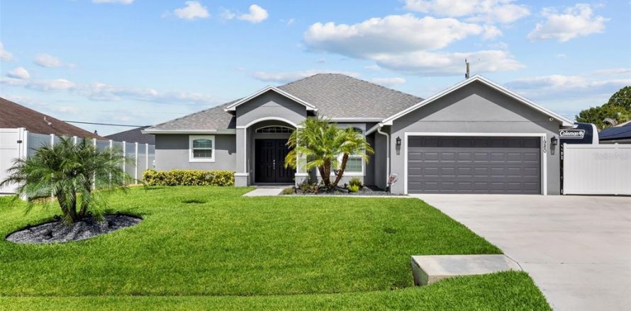 House in PORT ST LUCIE in Saint Lucie, Florida 4 bedrooms, 158.4 sq.m. № 2197050
