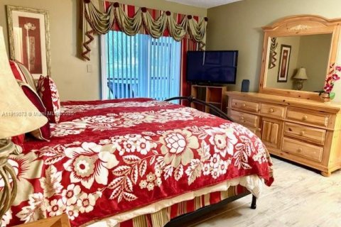 Condo in Deerfield Beach, Florida, 2 bedrooms  № 1974496 - photo 20