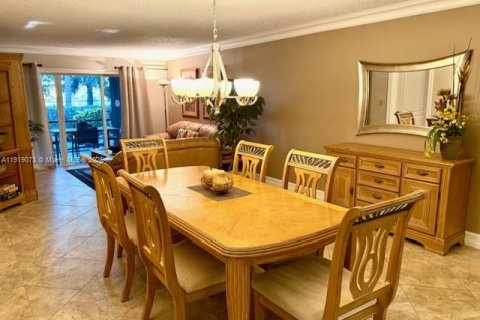 Condo in Deerfield Beach, Florida, 2 bedrooms  № 1974496 - photo 15