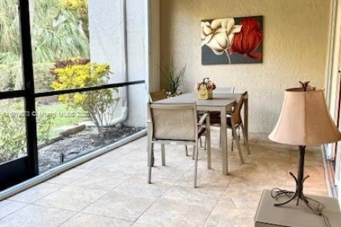 Condo in Deerfield Beach, Florida, 2 bedrooms  № 1974496 - photo 24