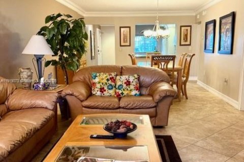 Condo in Deerfield Beach, Florida, 2 bedrooms  № 1974496 - photo 13