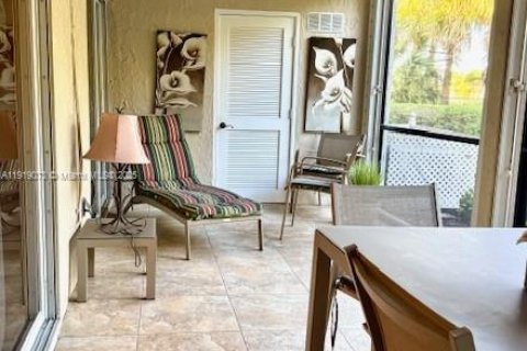 Condo in Deerfield Beach, Florida, 2 bedrooms  № 1974496 - photo 23