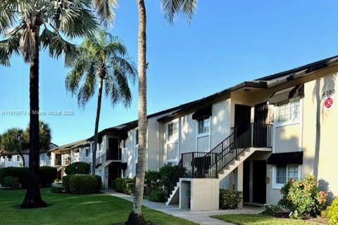 Condo in Deerfield Beach, Florida, 2 bedrooms  № 1974496 - photo 3