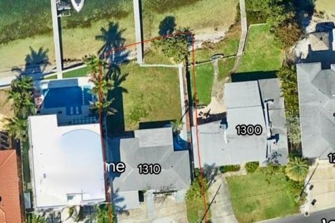 House in Saint Pete Beach, Florida 3 bedrooms, 158.96 sq.m. № 1551500 - photo 5