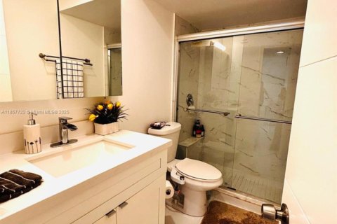 Condo in Sunrise, Florida, 2 bedrooms  № 1881893 - photo 6